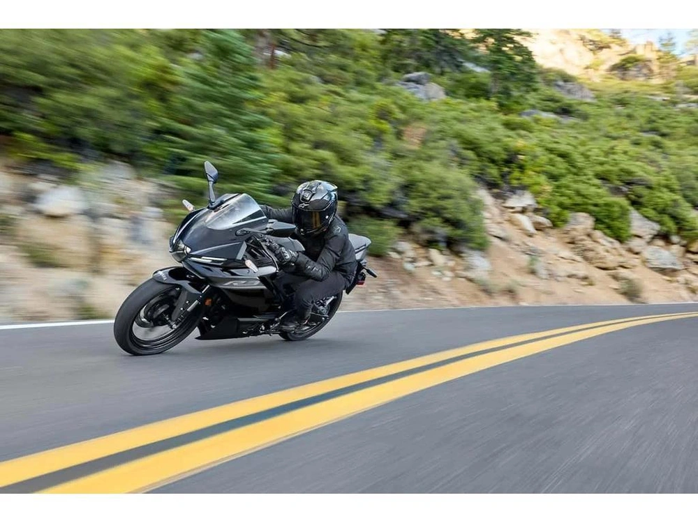 2026 Yamaha Yzf-r3 Mint Green alt