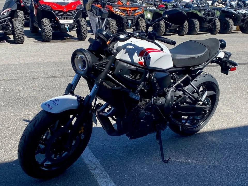 2025 Yamaha Xsr700 Rabais De 2,000$ alt
