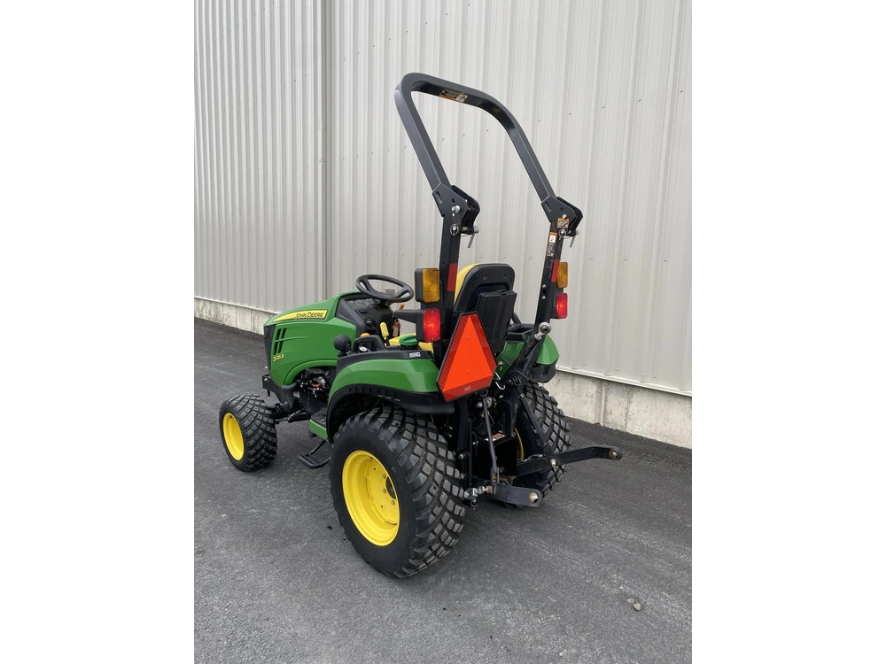 2021 John Deere 2025r alt