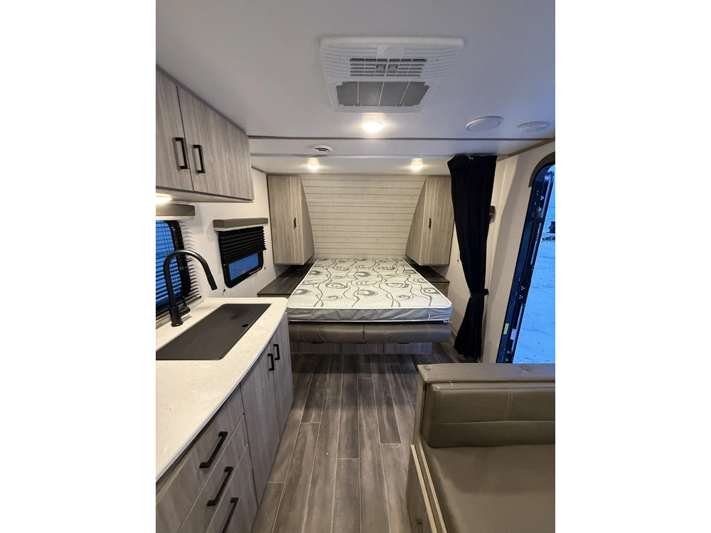 Passport 219bh 2022 alt