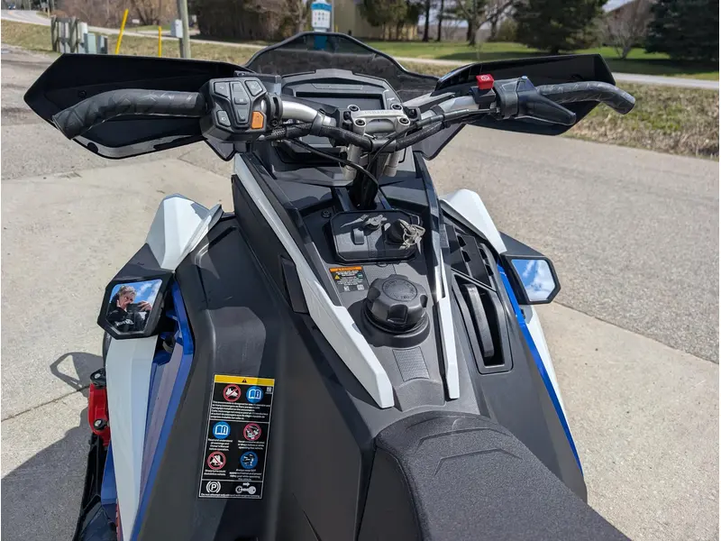 Polaris 850 Indy Adventure 137 2023