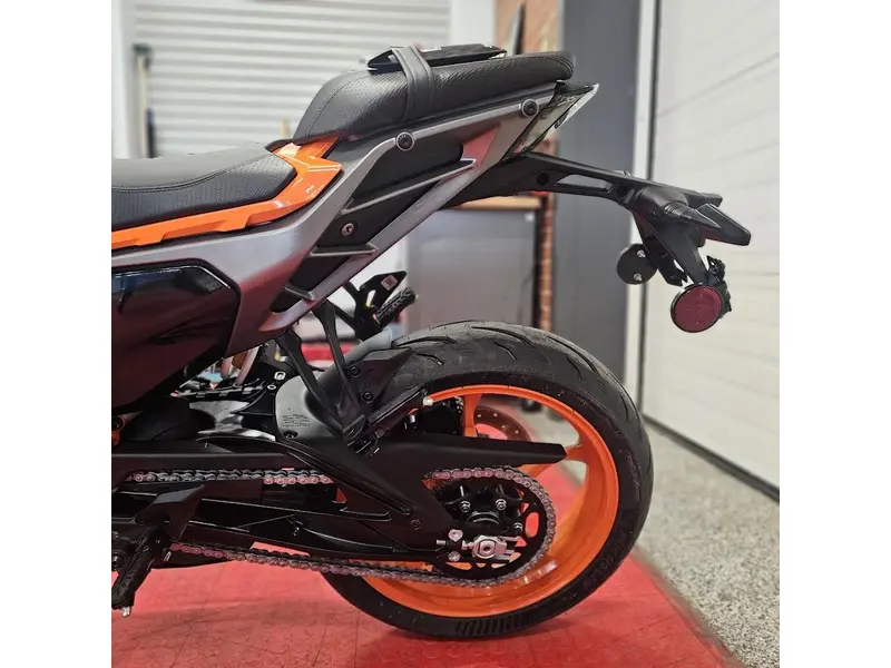 2025 KTM DUKE 390
