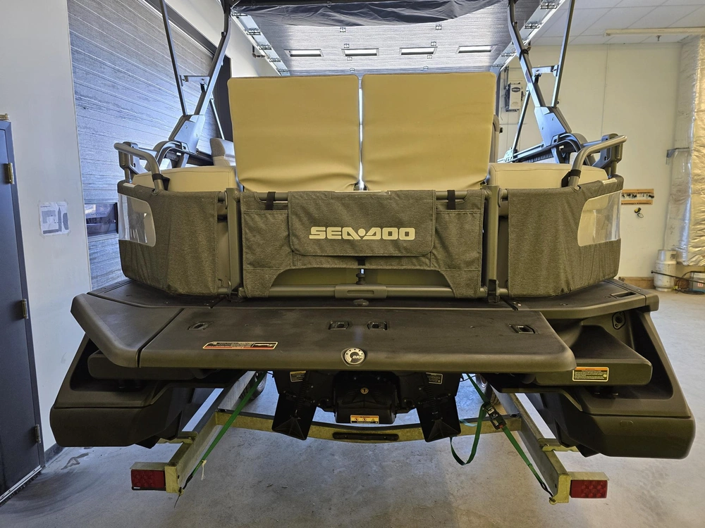 2023 Brp Switch Sport 21' 230hp alt