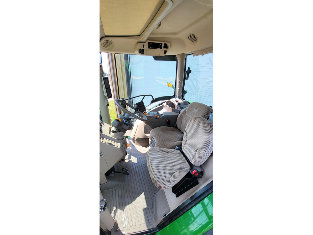 2023 John Deere 6r 155 alt