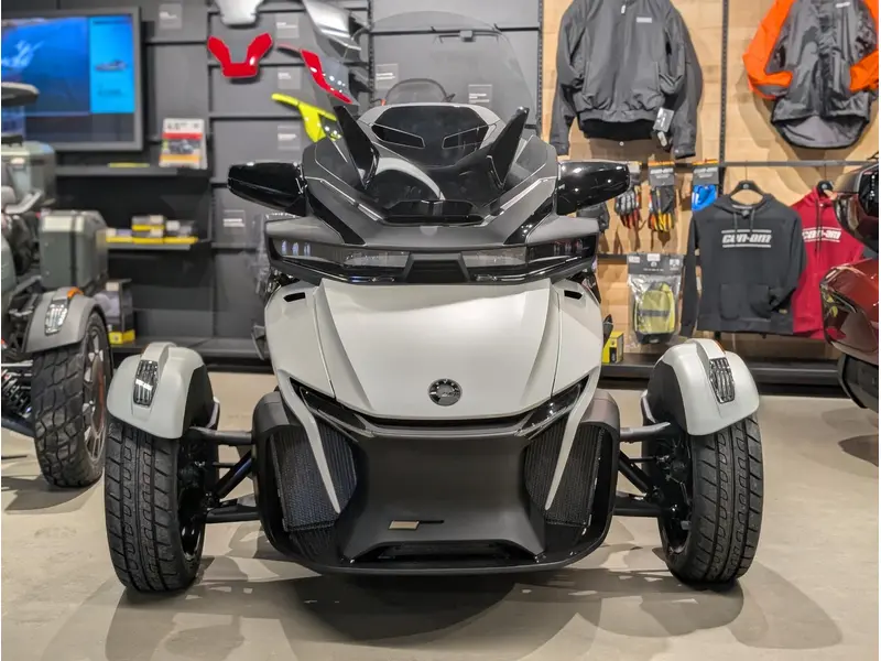 Can-Am Spyder RT Sea-To-Sky - Vegas White Satin 2026