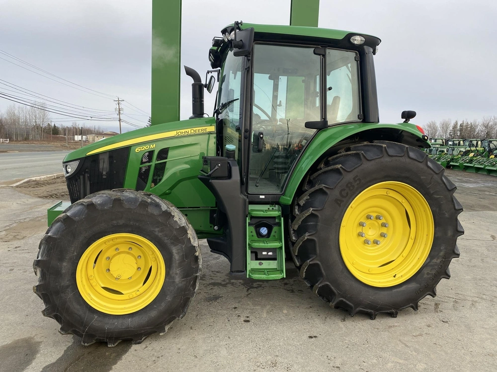 2022 John Deere 6120m alt