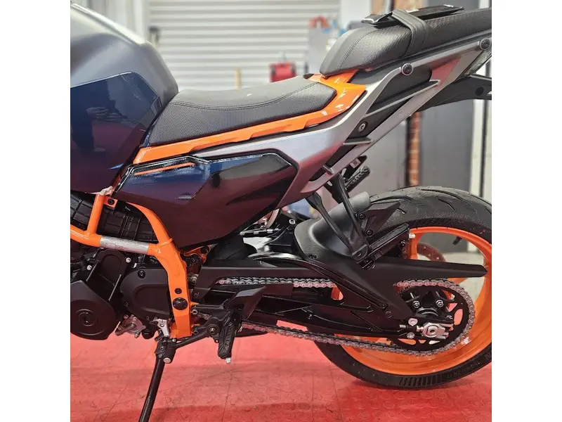 2025 KTM DUKE 390
