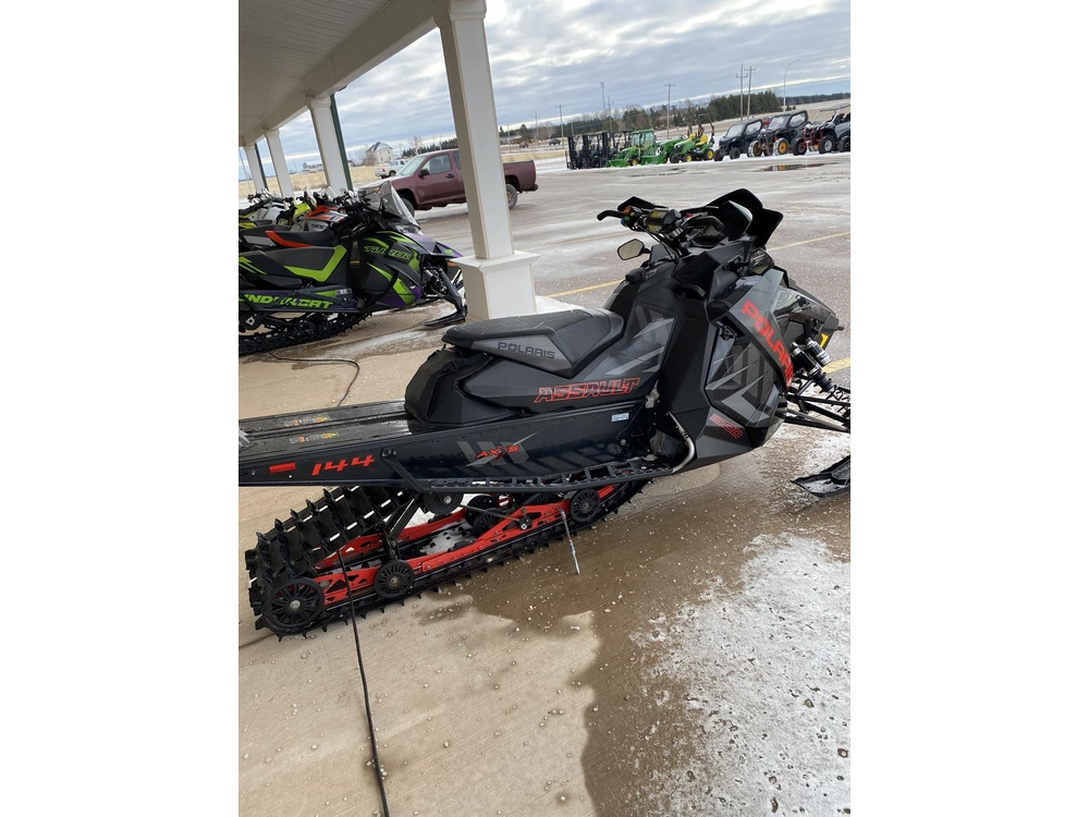 Polaris Switchback Assault 800 2020 alt