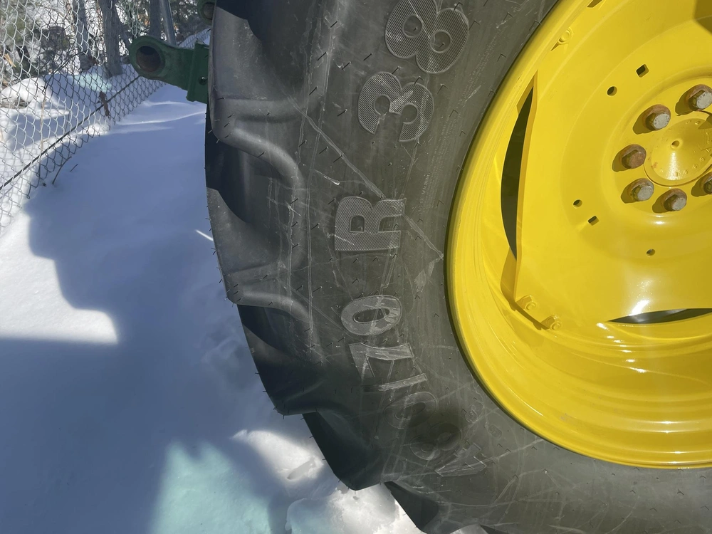 2020 John Deere 6110m alt