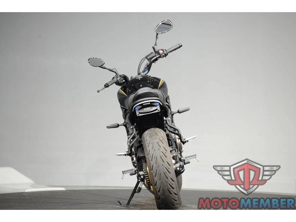 2025 Yamaha Xsr700 alt