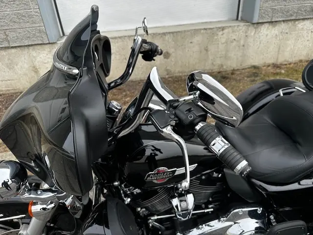 2024 Harley-Davidson FLHTCUTG Tri Glide Ultra FLHTCUTG thumbnail 10