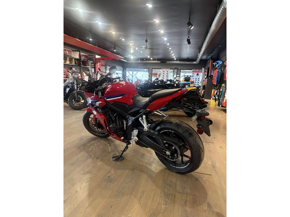 2026 Honda Cbr 650 Ract alt