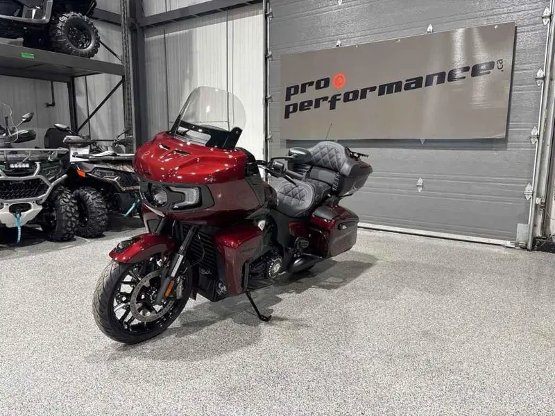 2026 Indian Motorcycle Pursuit Dark Horse + 112 Package