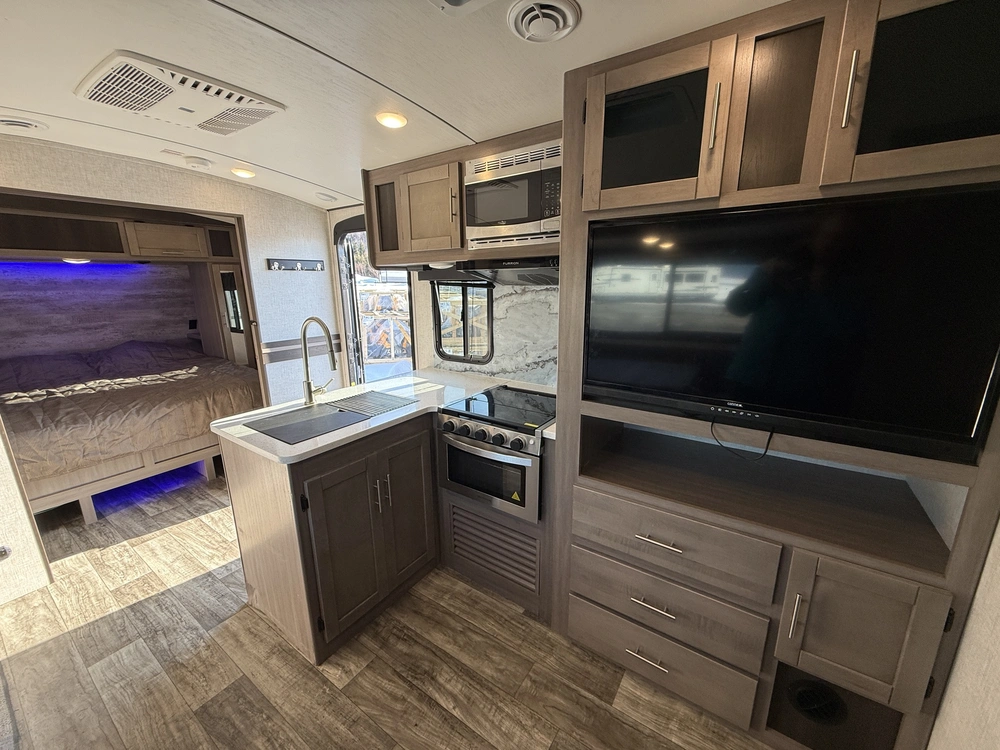 Sunset Trail 242bh 2022 alt