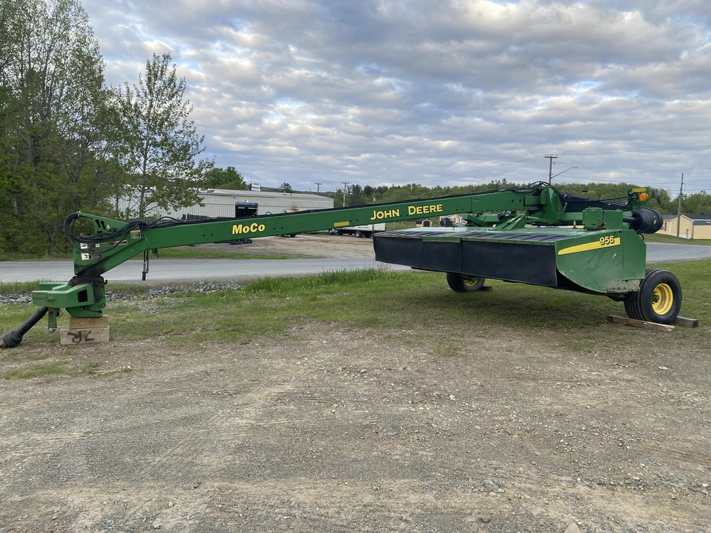 2015 John Deere 956 alt