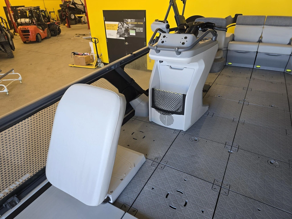 2023 Brp Switch Sport 21' 230hp alt