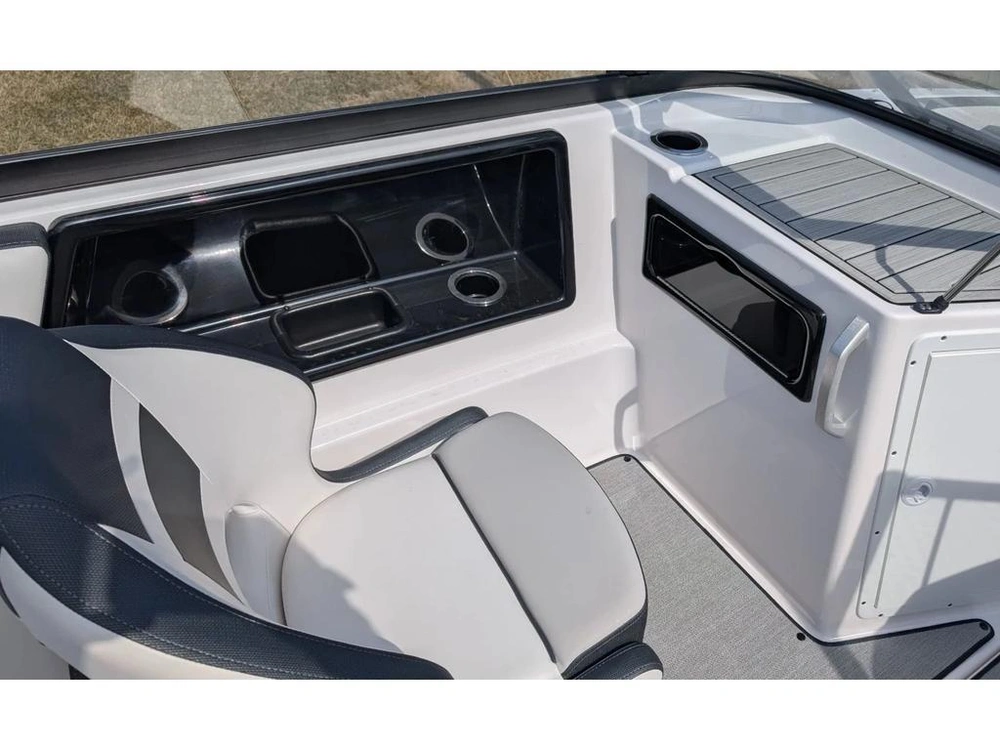 2021 Yamaha Sx195 Only 89 Hours! 250 Horsepower! 50 Mph + Super Clean! ! $56995 Plus Hst & Licensing. Finance For $124 Weekly With No Downpayment! Trades Welcome. alt