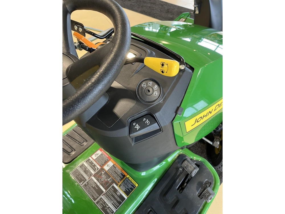 2025 John Deere S220 alt