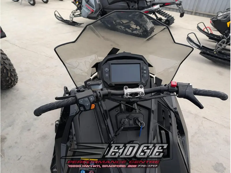 Polaris 9R Indy XCR 137 2026