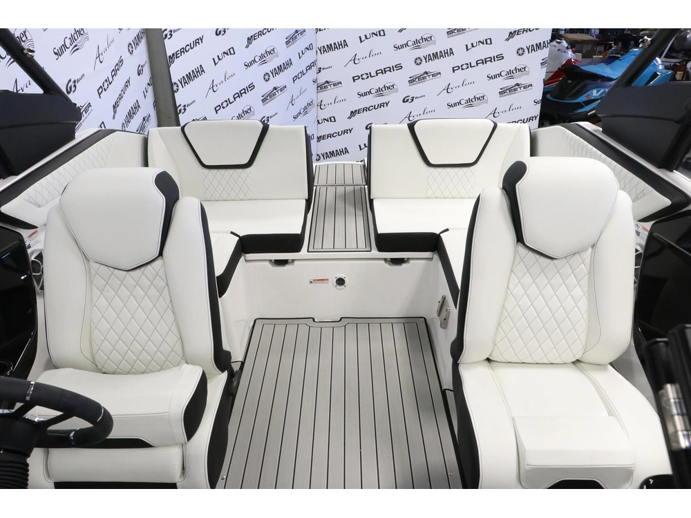 2026 Yamaha 222s alt