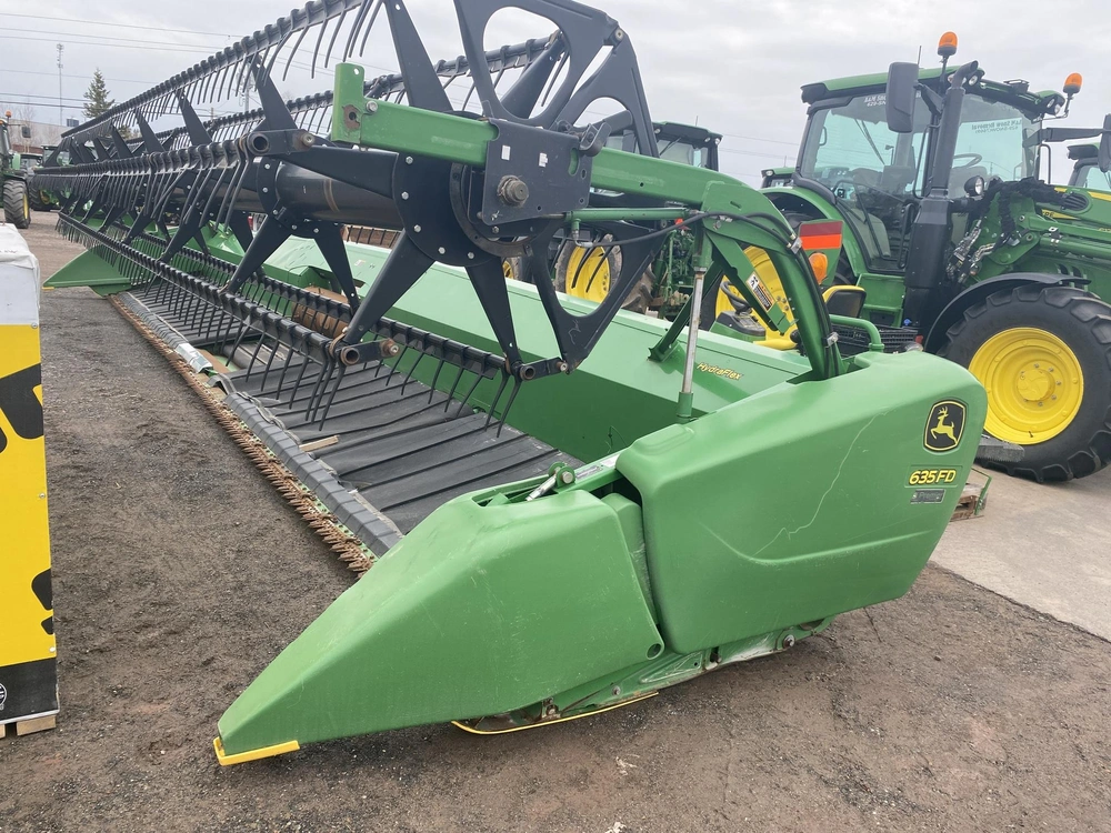 John Deere 635fd 2013 alt
