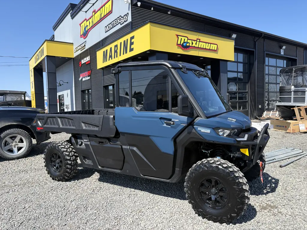 2025 Can-Am DEFENDER PRO LIMITED HD10. Financement disponible. Cabine