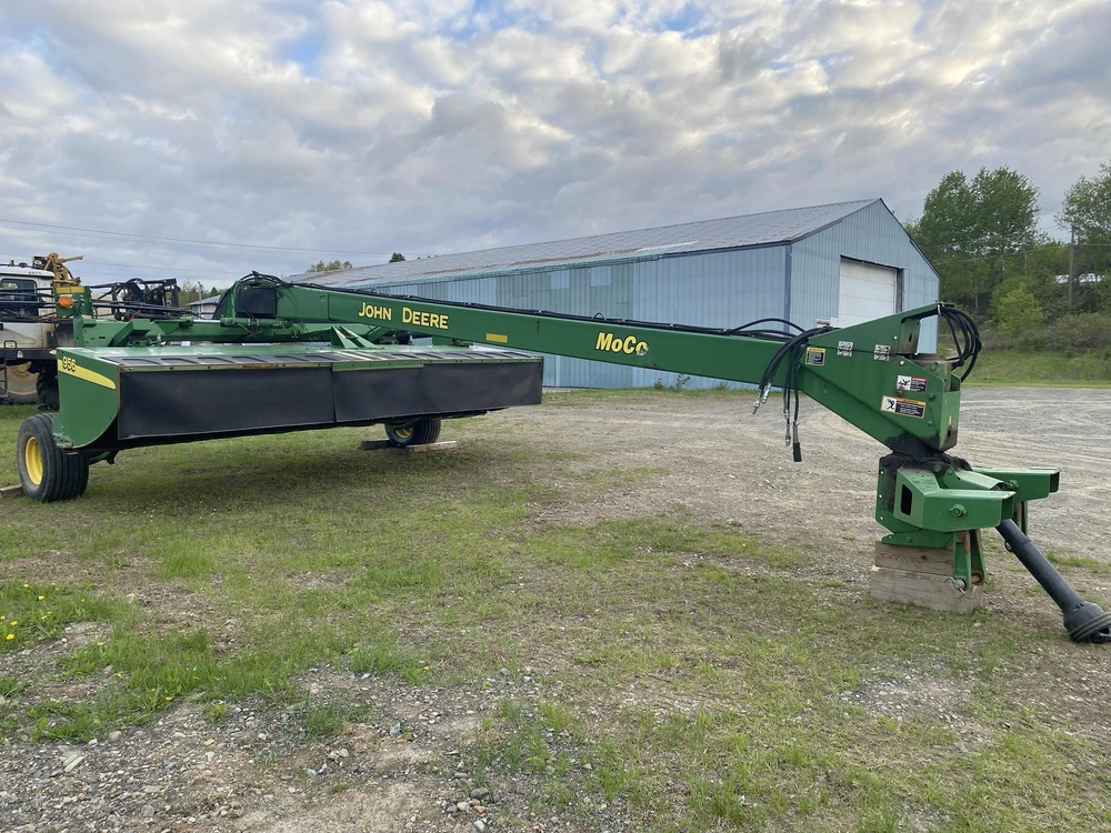 2015 John Deere 956 alt