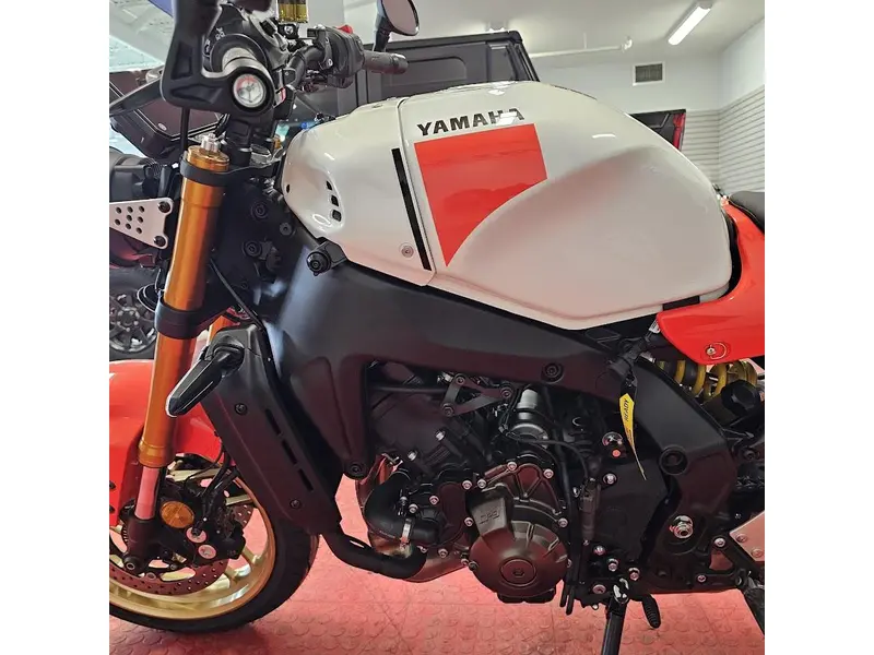 2026 Yamaha XSR 900 thumbnail 9