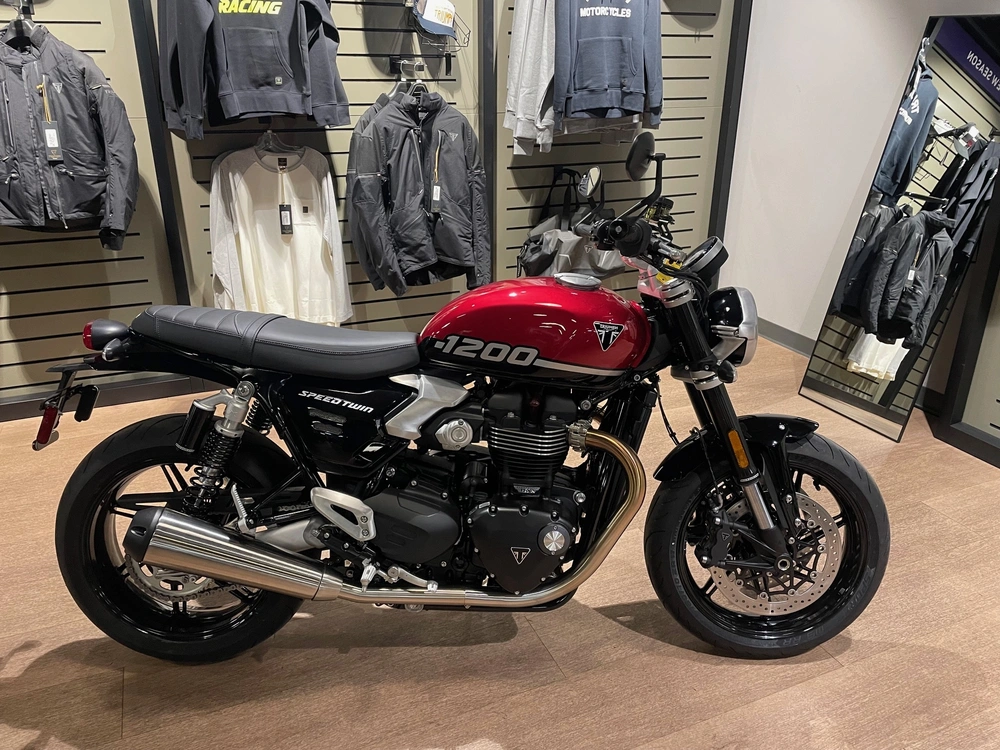 2026 Triumph Speed Twin 1200 - Carnival Red/sapphire Black alt