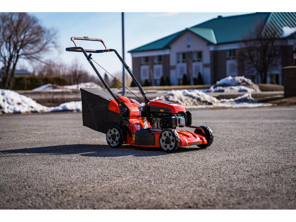 Husqvarna LC 151  2025