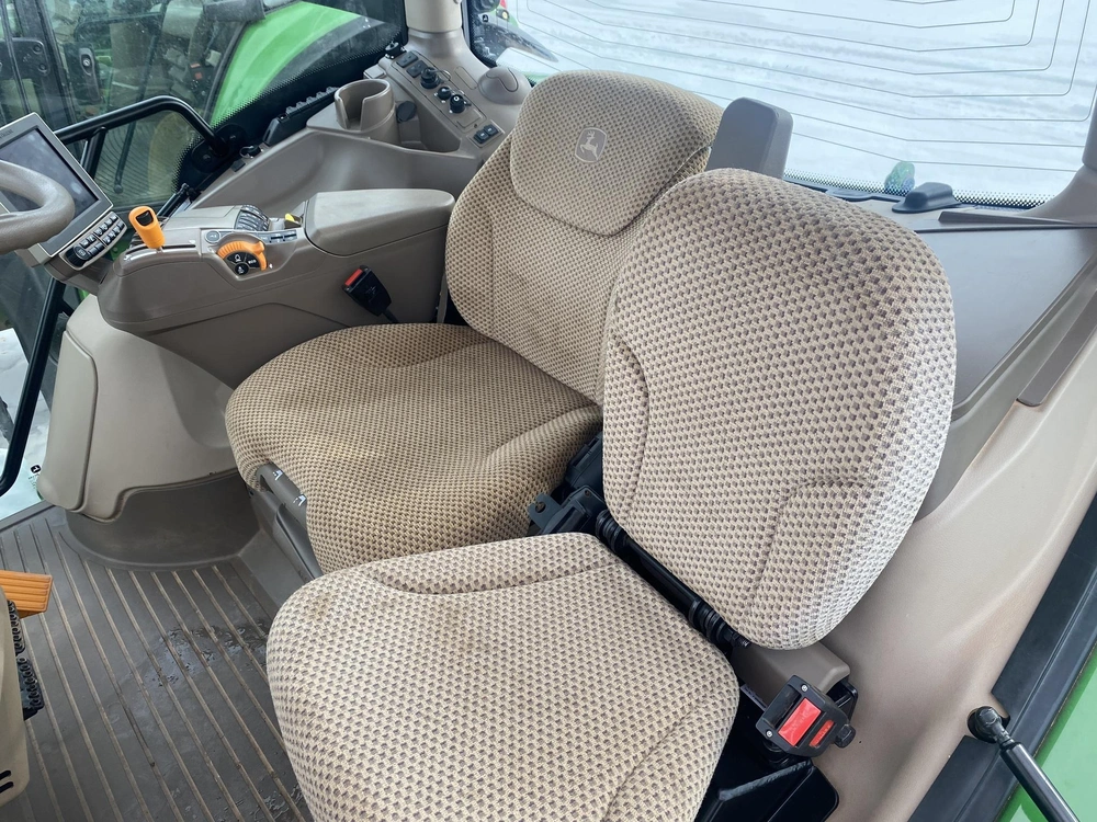 2023 John Deere 6r 155 alt