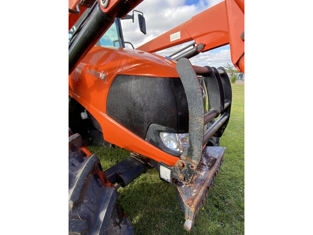 Kubota M110 2010