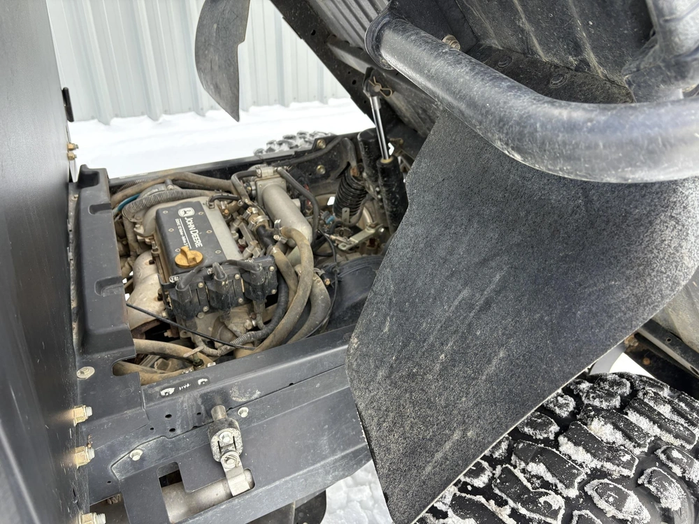 2012 John Deere Xuv 825i Camo alt