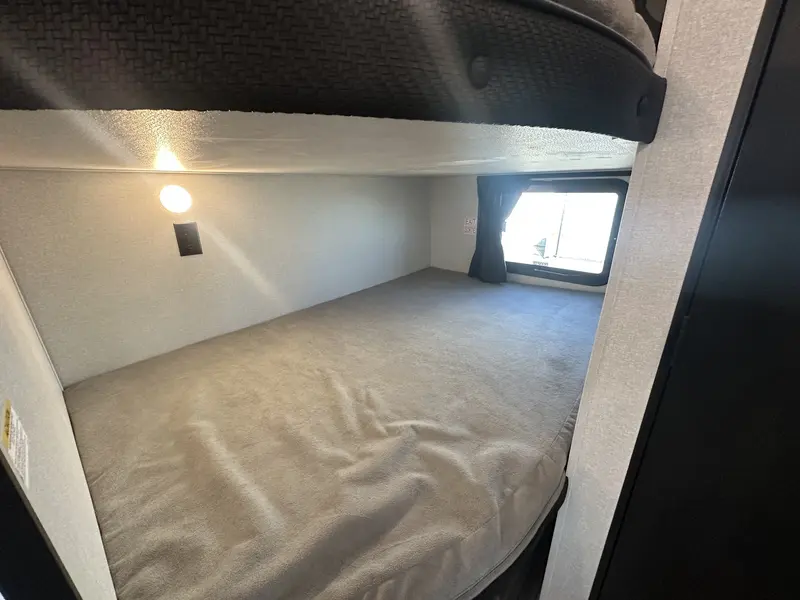 2026 Jayco JAY FLIGHT SLX 261BHS thumbnail 10