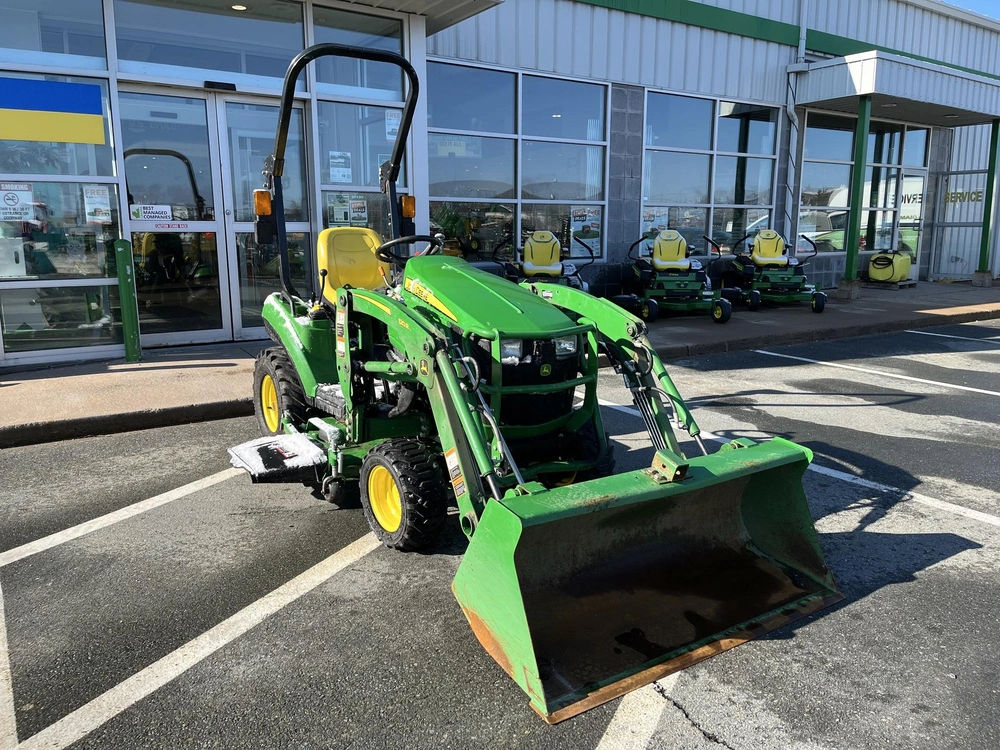 John Deere 1023e 2021 alt