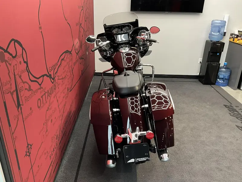 2026 Indian Motorcycle Challenger Limited thumbnail 9