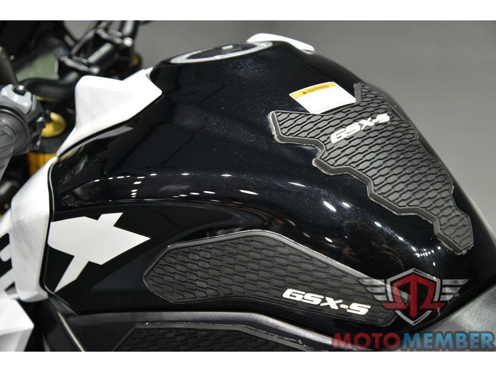 2023 Suzuki Gsx-s750z alt