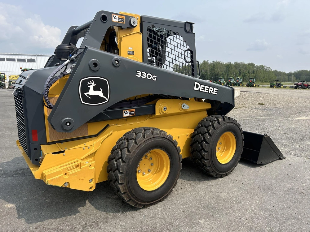 John Deere 330g 2022 alt