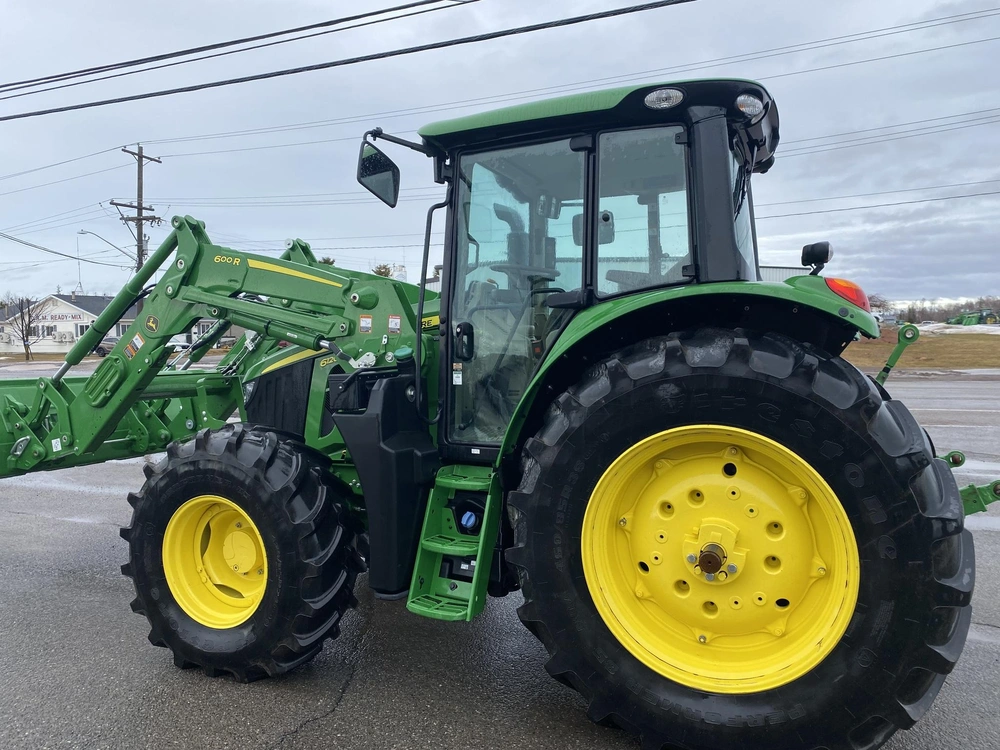 2024 John Deere 6120m alt