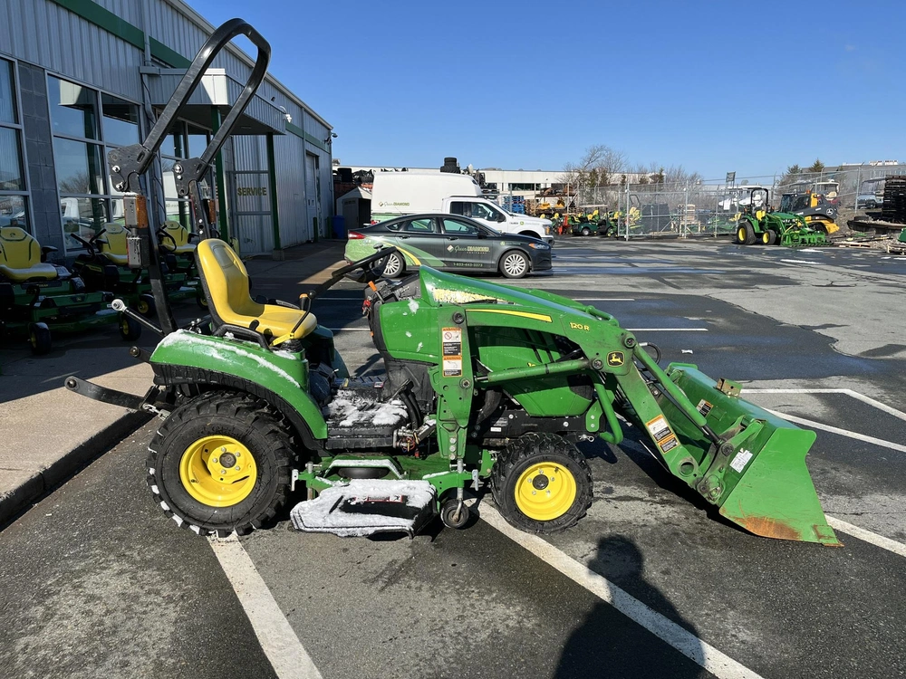 2021 John Deere 1023e alt