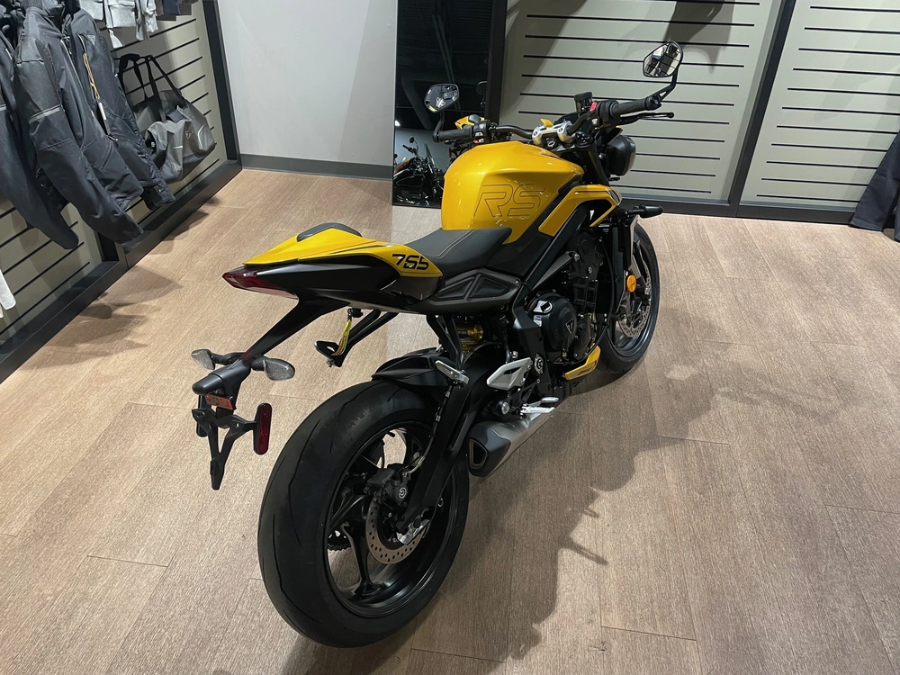 2026 Triumph Street Triple 765 Rs - Cosmic Yellow alt