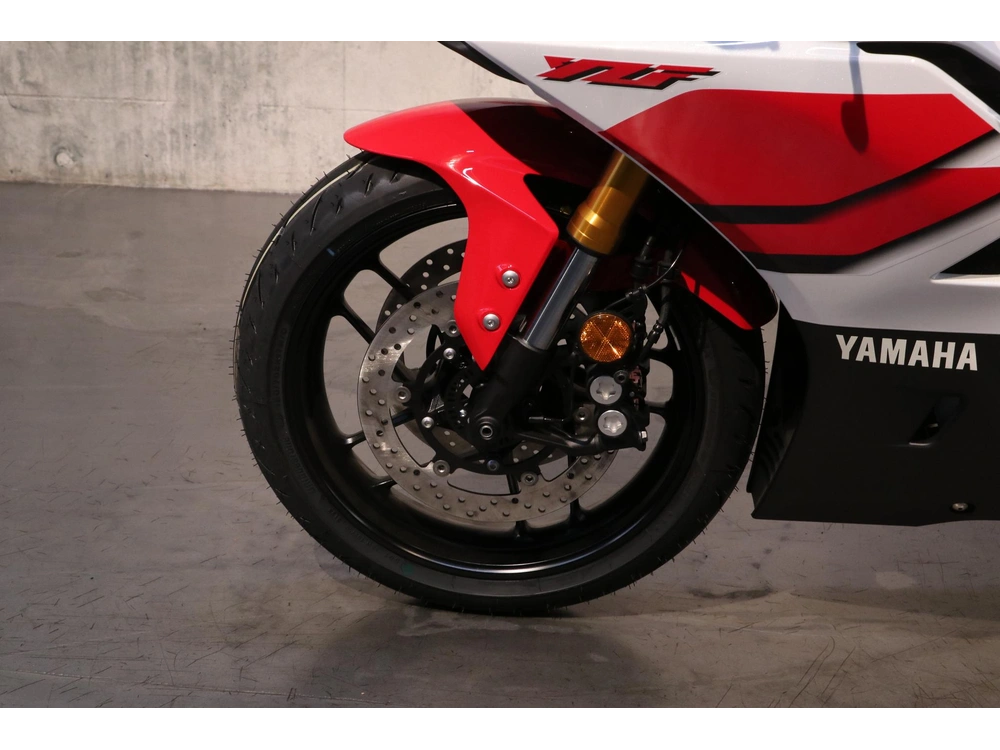 2026 Yamaha Yzf-r7 70e Anniversaire alt