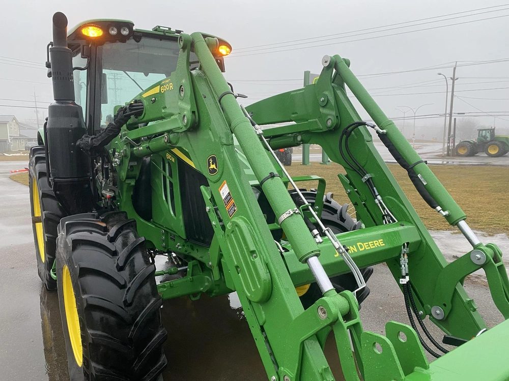 John Deere 6110m 2024 alt