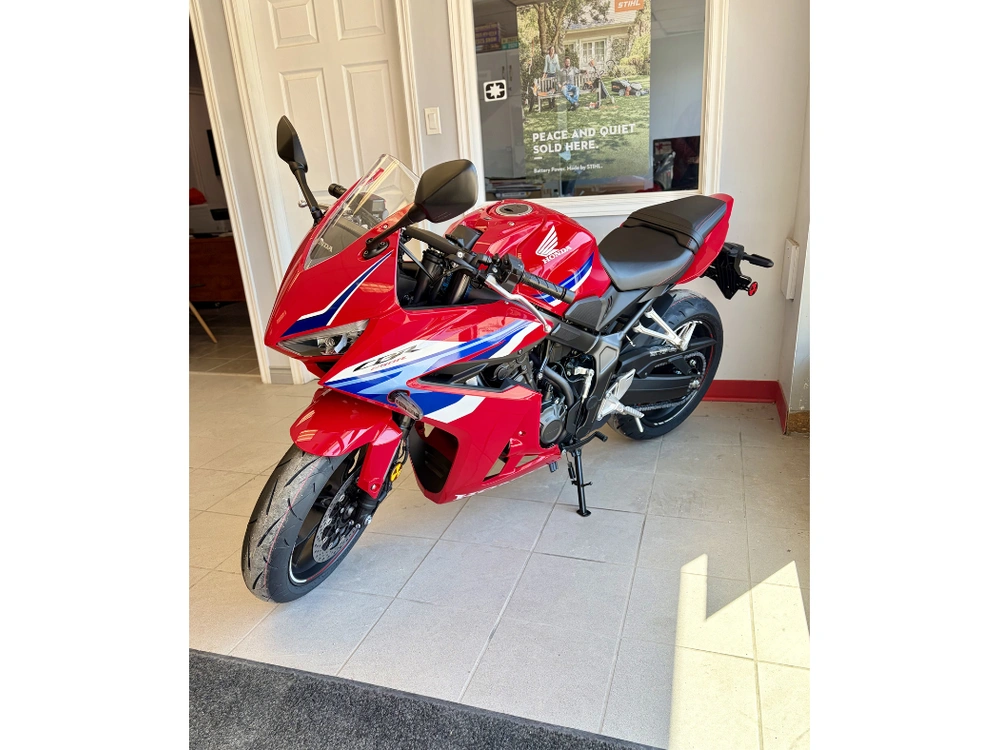 2026 Honda Cbr650r alt