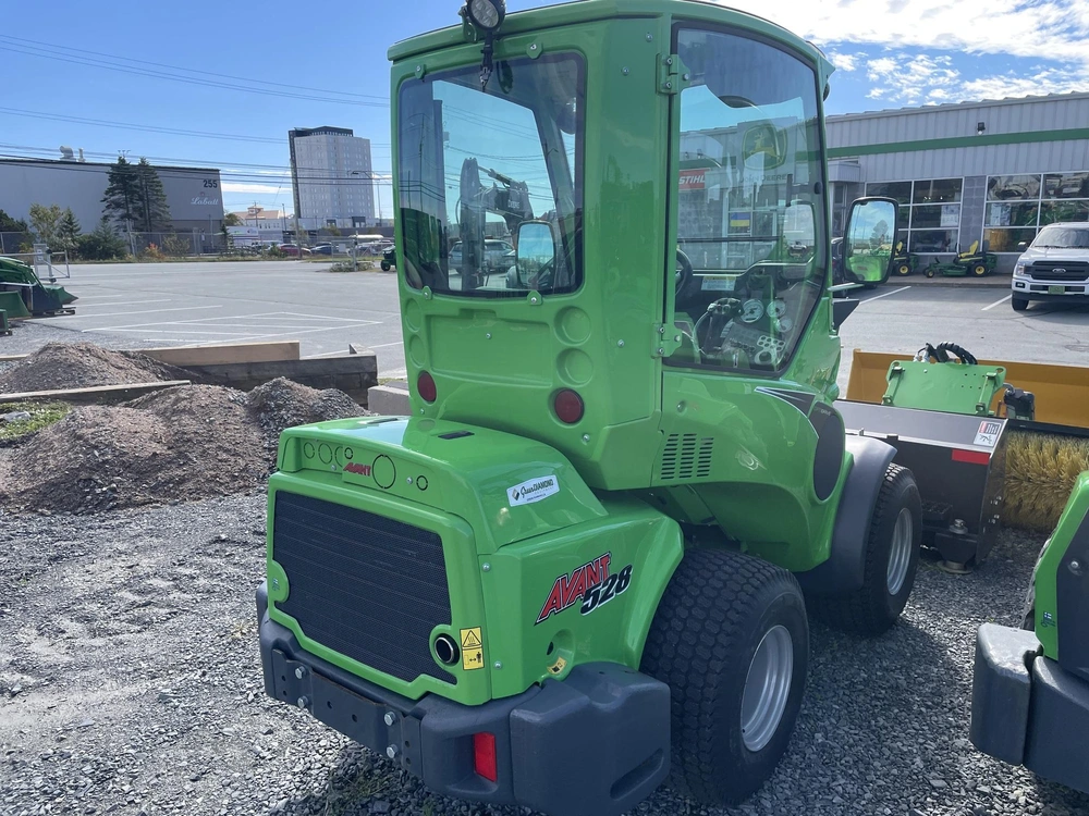 Avant M528 2023 alt