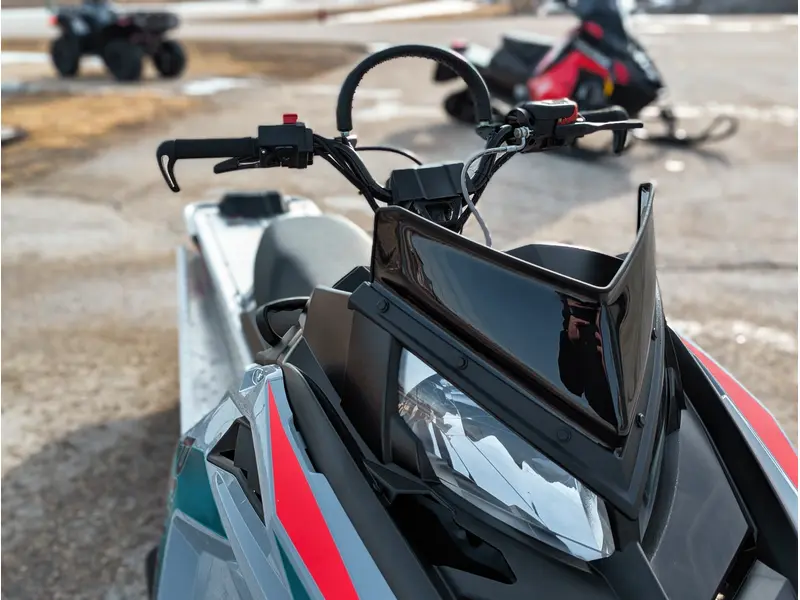 Polaris 550 RMK EVO 144 // Stealth Gray w/ Electric Visor Plug 2024
