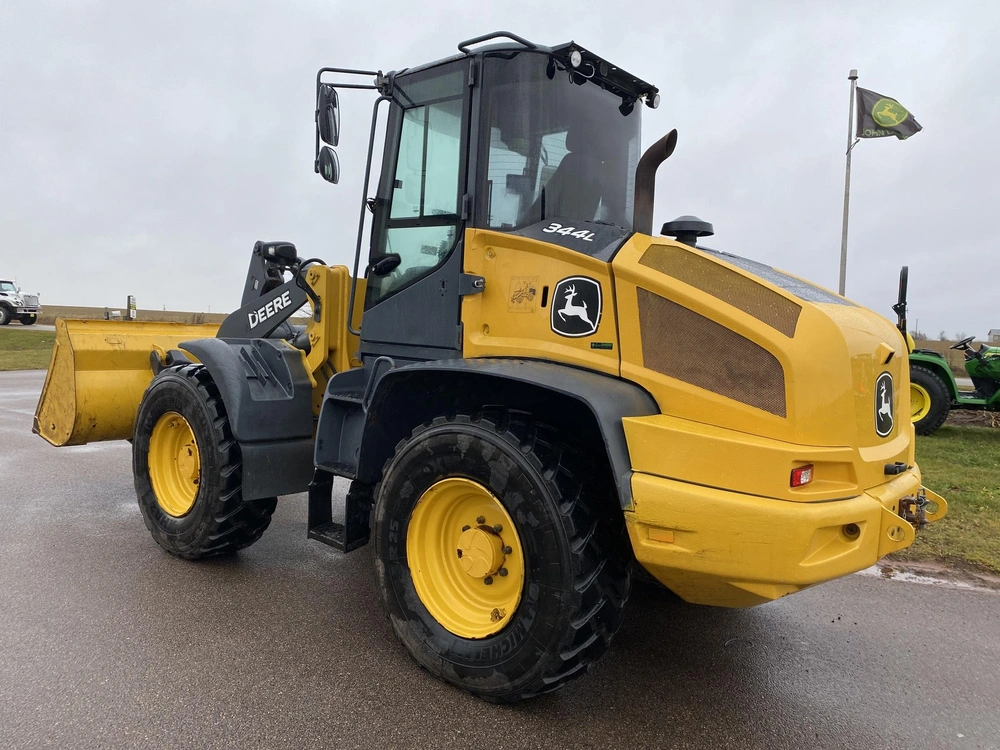 John Deere 344l 2020 alt