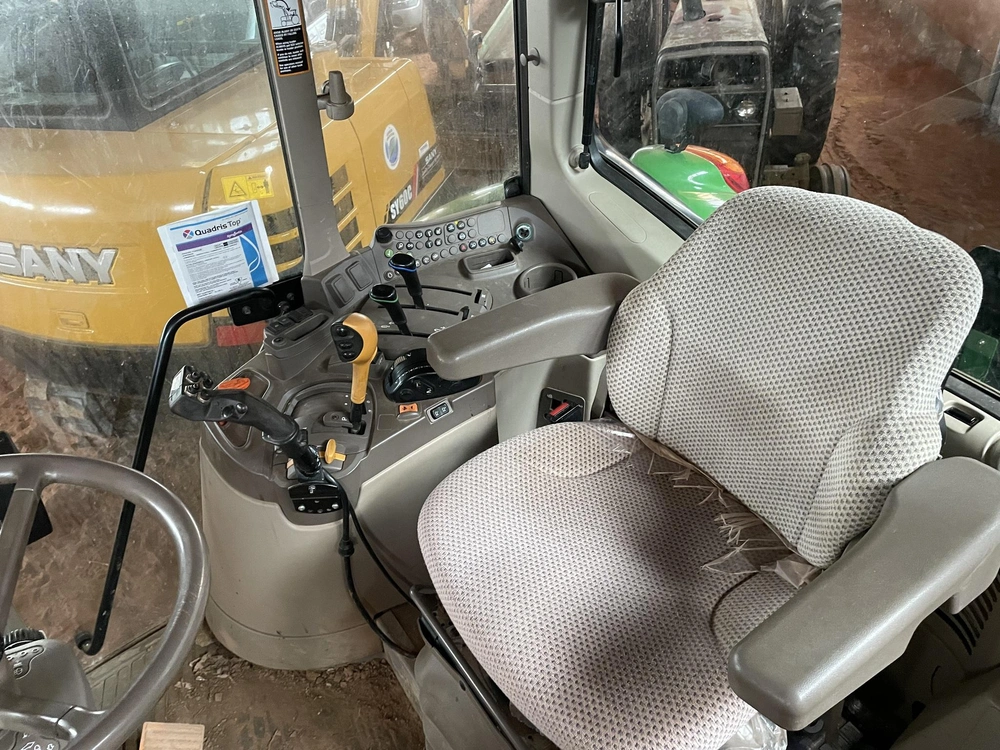 2020 John Deere 6110m alt