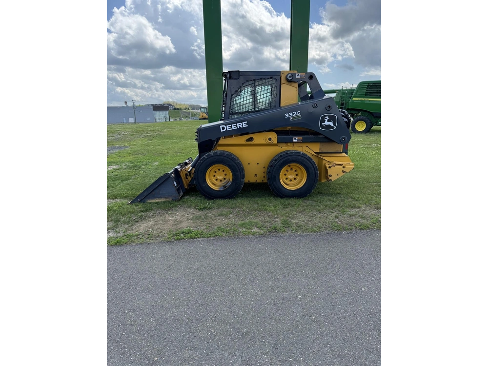 John Deere 332g 2023 alt