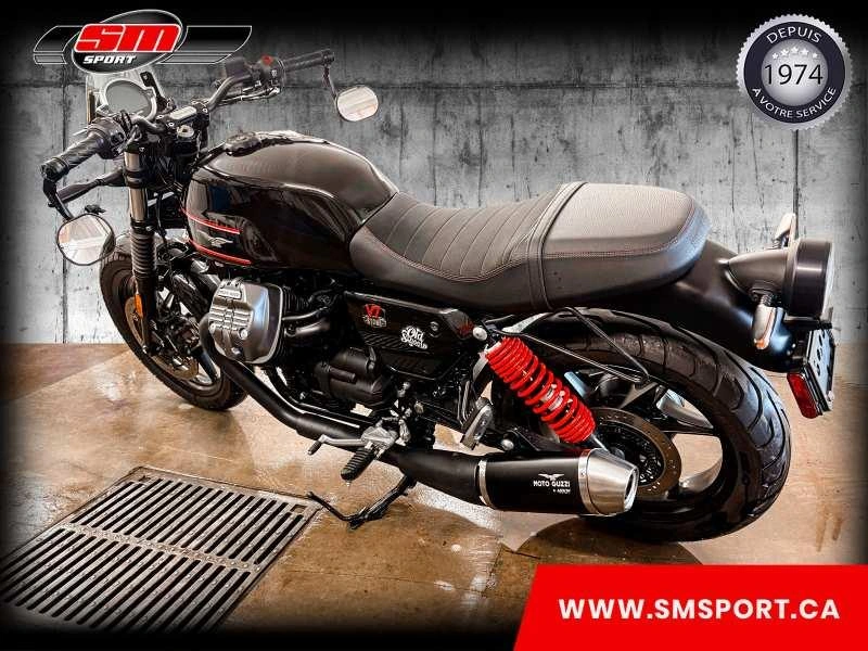 2023 Moto Guzzi Moto V7 alt